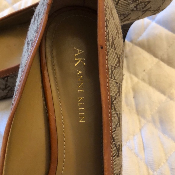 Anne Klein heels - Picture 2 of 4
